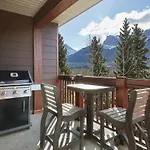 Mountain View Escape With Open Hot Tub, Views!!