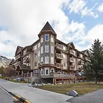 Mountain View Escape With Open Hot Tub, Views!!