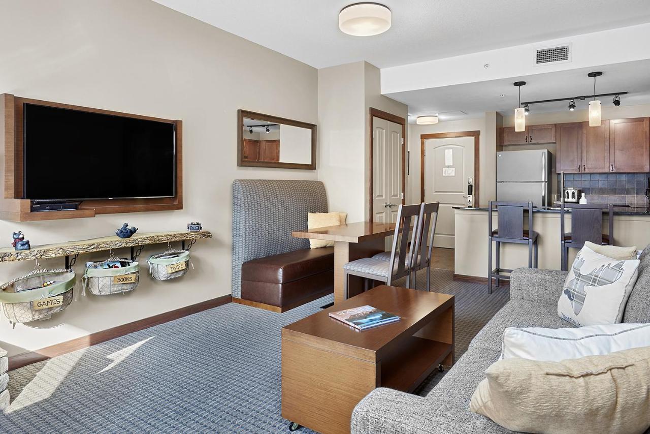 Mountain View Escape With Open Hot Tub, Views!! Canmore